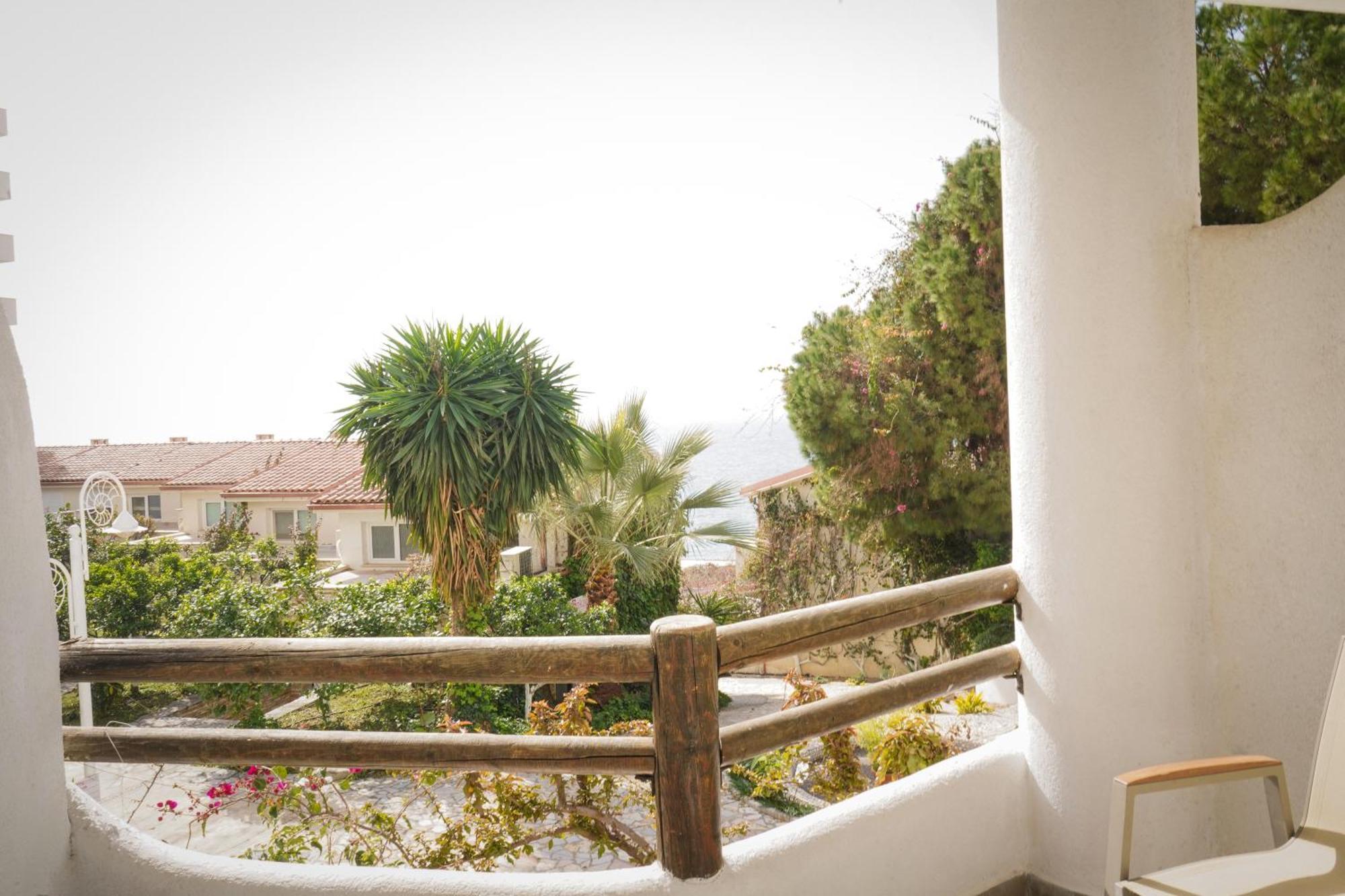 Bougainville Bay Hotel 5*